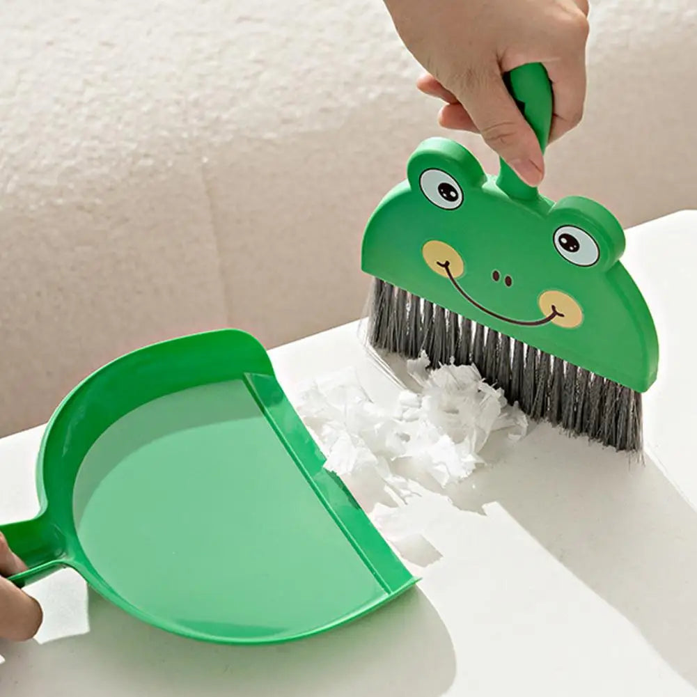 2Pcs/Set Small Broom Dustpan Set Cartoon Rabbit Bear Frog Pattern Keyboards Cleaning Mini Broom Dustpan Set