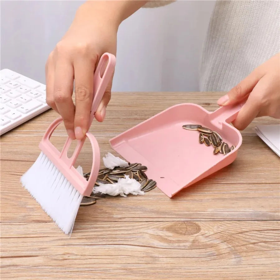 Plastic Mini Broom and Dustpan Set, Desktop Cleaning Brush with Dust Cover for Home & Office, Pink